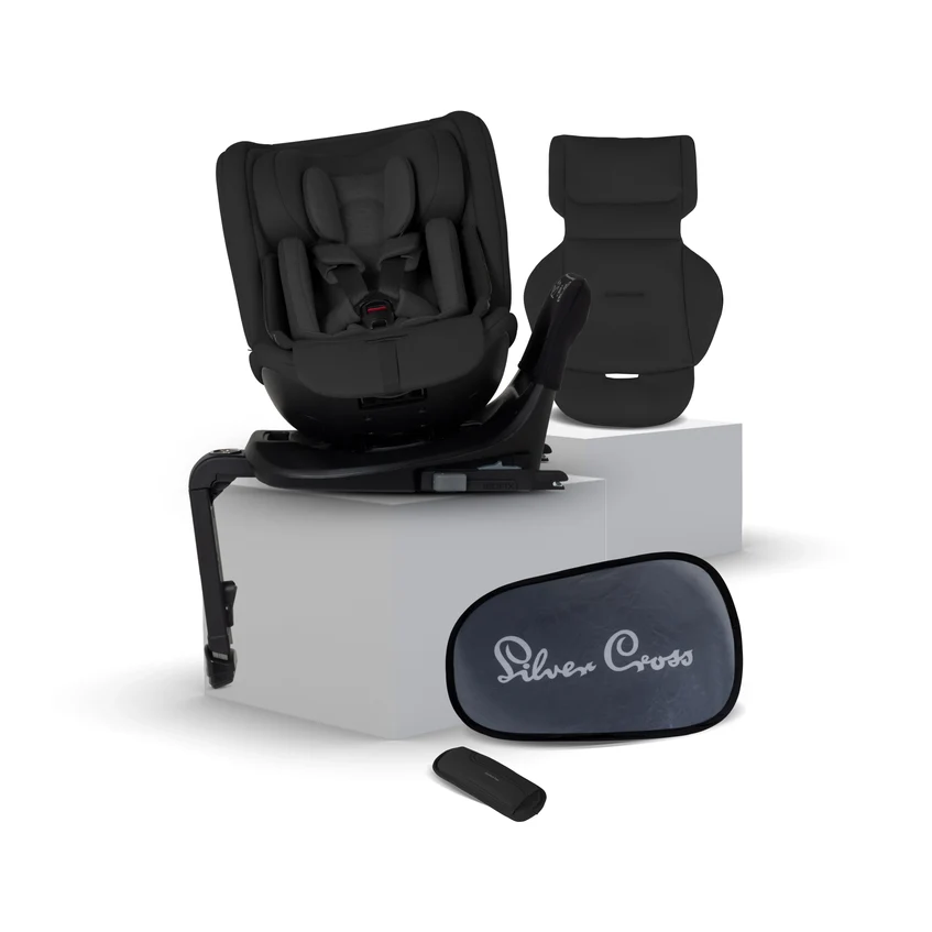 Motion-3-Iconic-Black-Plinth-Lead-Carousel